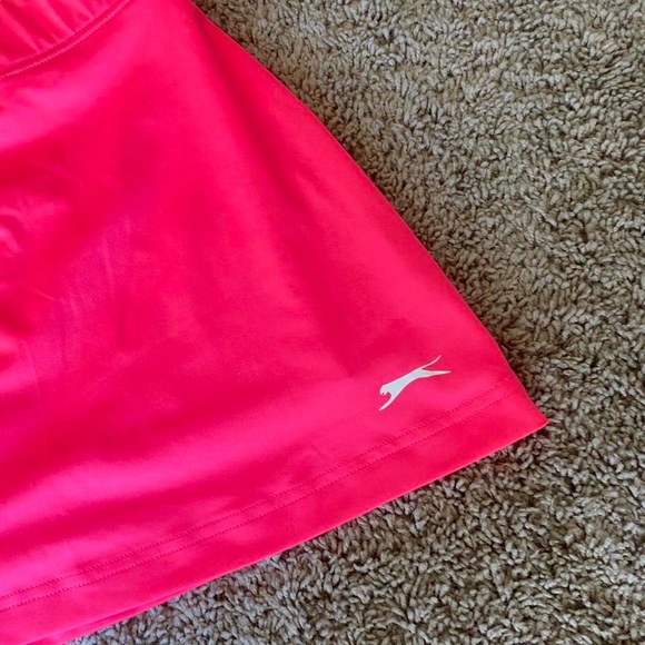Slazenger tech golf skort / tennis skirt hot pink M - Picture 2 of 5